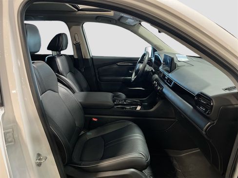 Used 2025 Honda Pilot Elite image 32