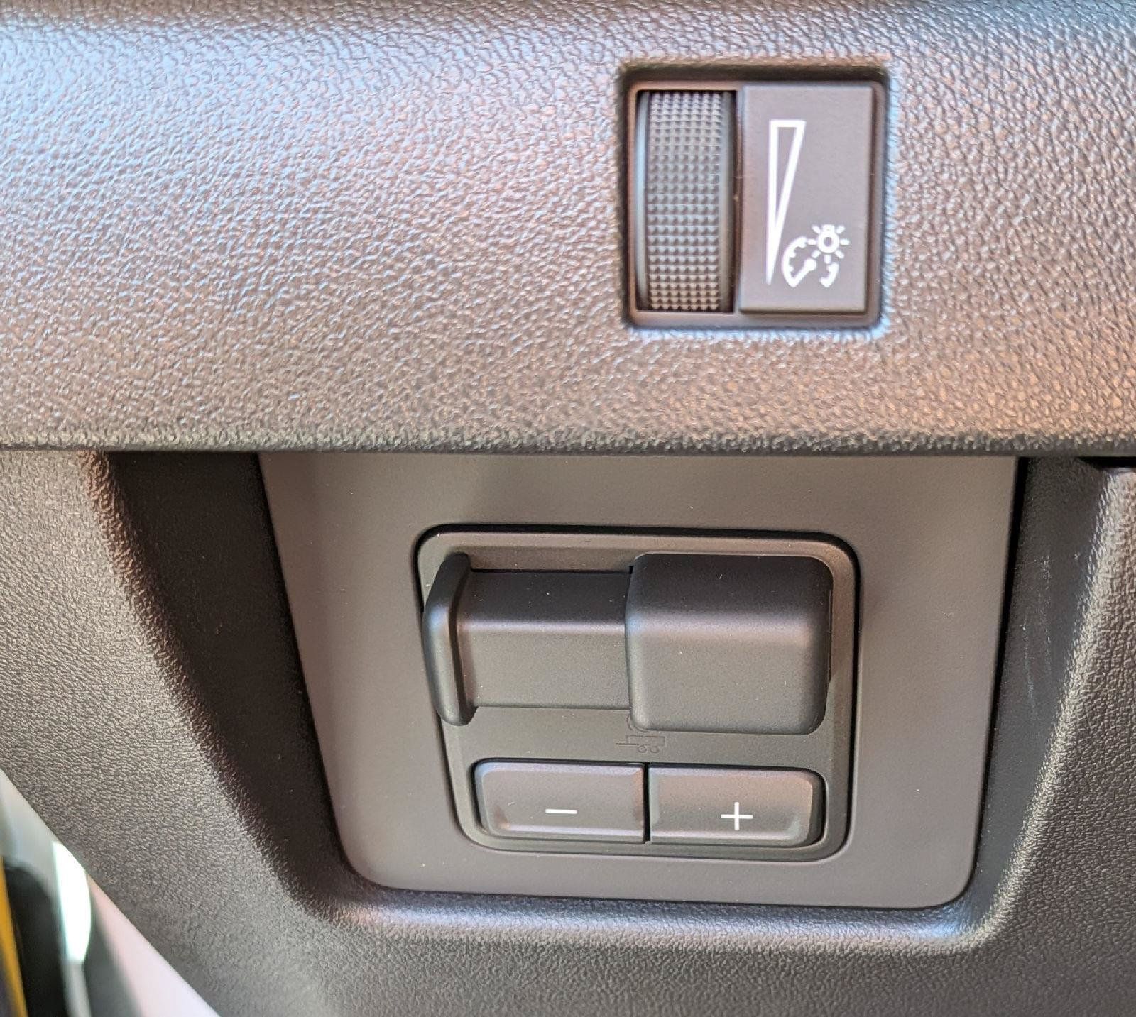 New 2026 GMC Canyon Denali AWD/4WD image 15