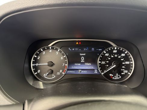 Used 2024 Nissan Frontier SV w/ Technology Package image 9