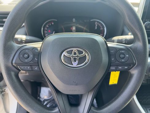 Used 2025 Toyota RAV4 LE AWD/4WD image 24