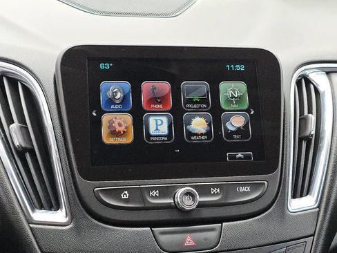 Used 2016 Chevrolet Malibu Premier w/ Driver Confidence Package II FWD image 25