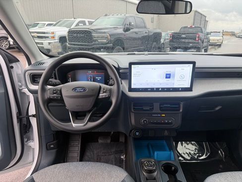 Used 2025 Ford Maverick XLT image 12
