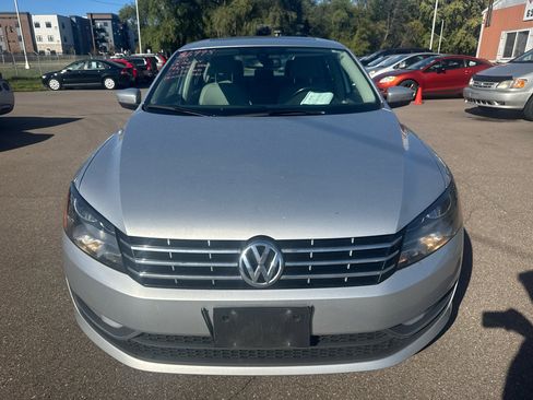 Used 2013 Volkswagen Passat 3.6 SE image 2