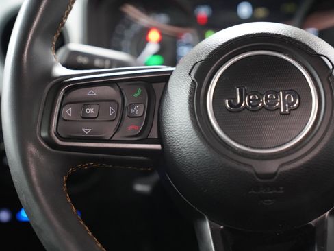 Used 2024 Jeep Wrangler Unlimited AWD/4WD image 19