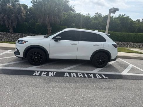 Certified 2023 Honda HR-V Sport image 2