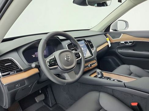 New 2025 Volvo XC90 B6 Plus w/ Protection Package Premier image 24