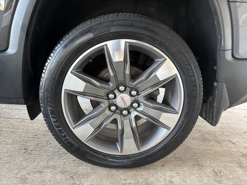 Used 2018 GMC Acadia SLT image 39