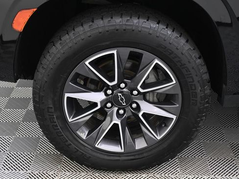 Used 2021 Chevrolet Tahoe Z71 w/ Z71 Signature Package AWD/4WD image 19