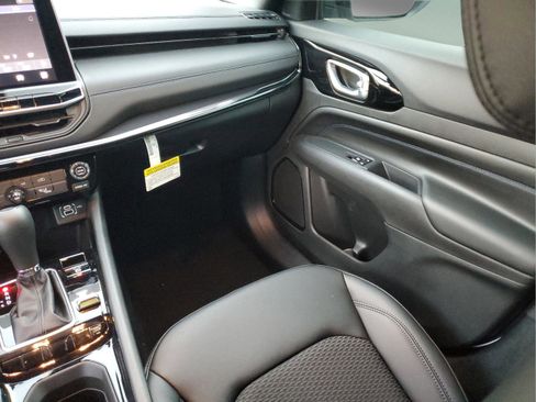 New 2026 Jeep Compass Latitude AWD/4WD image 12