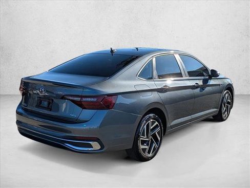 Used 2023 Volkswagen Jetta SEL image 5