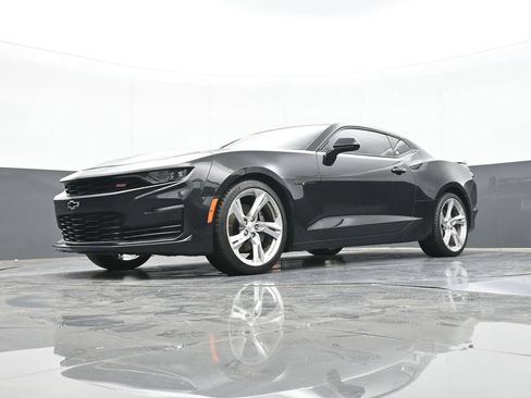 Used 2019 Chevrolet Camaro SS RWD image 41