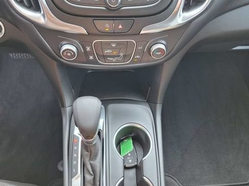 Used 2022 Chevrolet Equinox LT FWD image 26