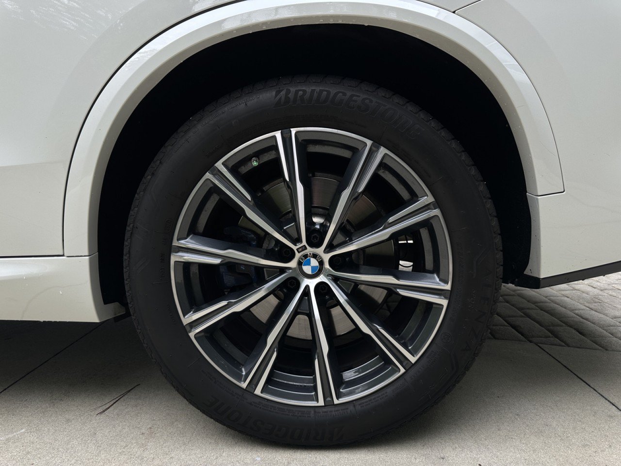Used 2023 BMW X5 M50i AWD/4WD image 16