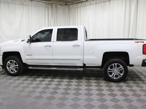 Used 2019 Chevrolet Silverado 2500 High Country w/ Duramax Plus Package image 35