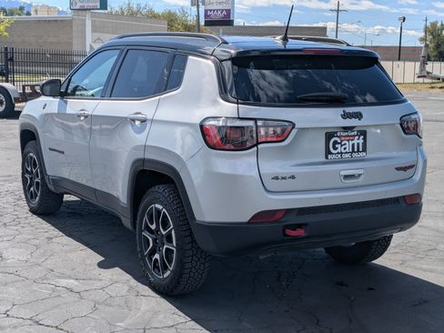 Used 2024 Jeep Compass Trailhawk AWD/4WD image 8
