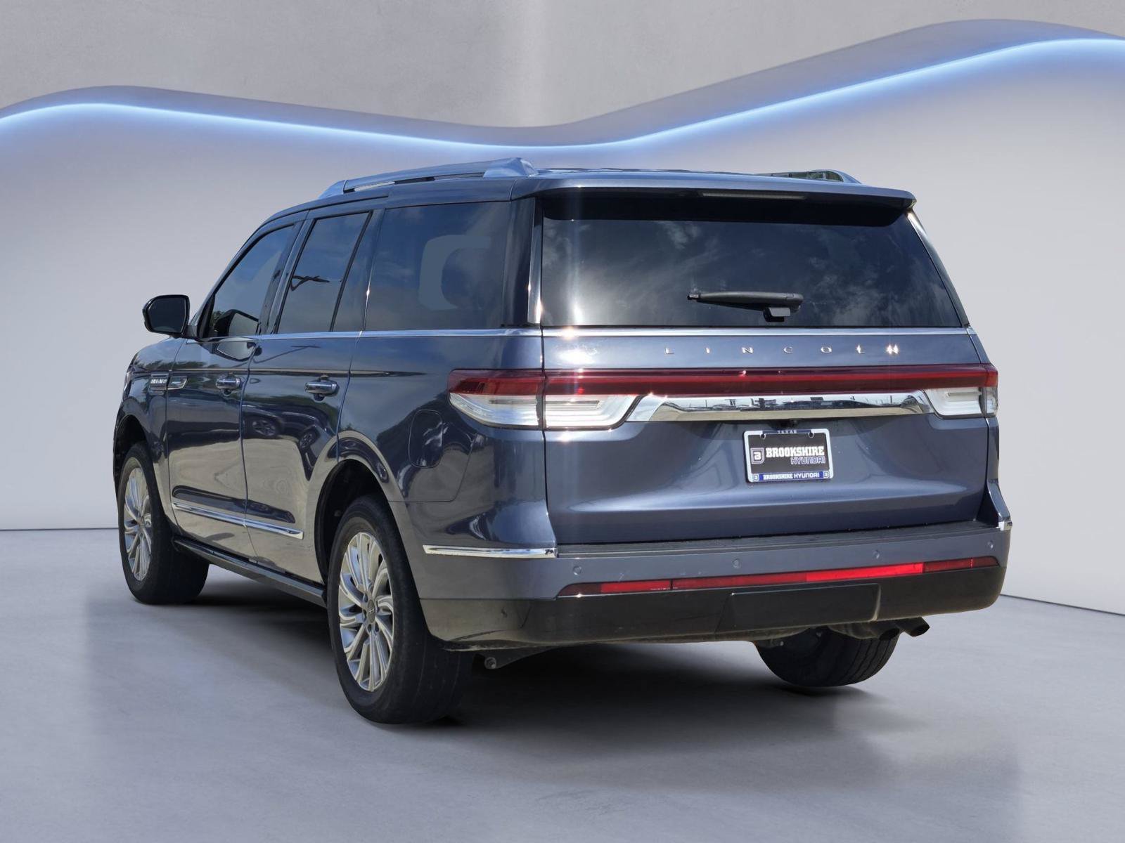 Used 2023 Lincoln Navigator 2WD image 8