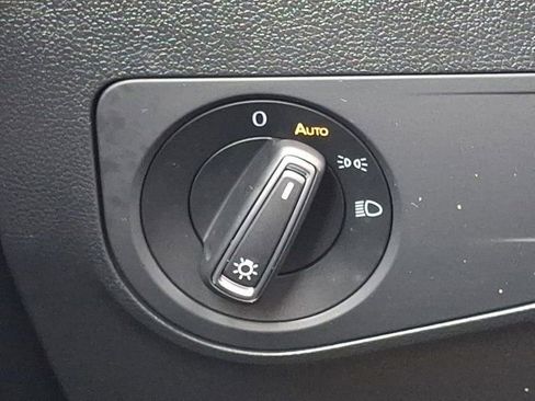 Certified 2024 Volkswagen Tiguan SE R-Line image 30