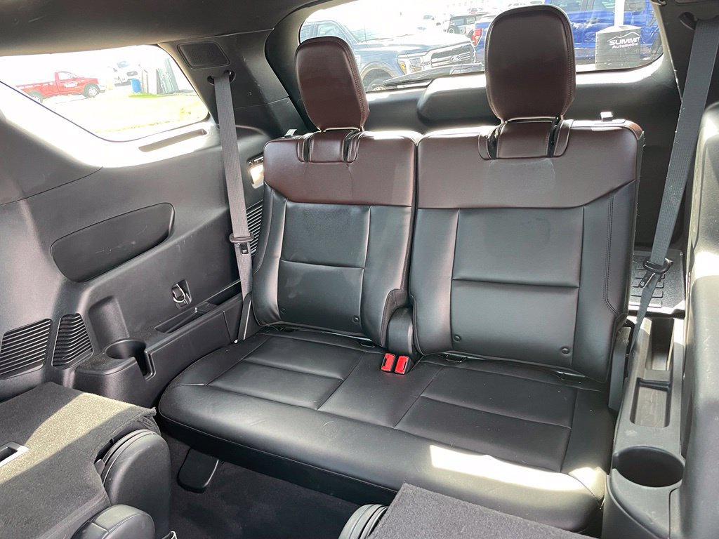 Used 2023 Ford Explorer Platinum w/ Technology Package AWD/4WD image 9