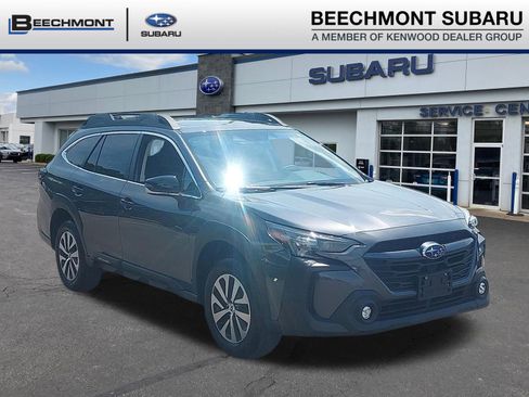 Certified 2025 Subaru Outback Premium AWD/4WD image 1