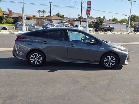 Used 2018 Toyota Prius Prime Premium w/ Carpet Mat Package FWD image 4