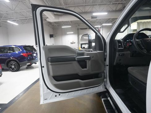 Used 2022 Ford F250 XLT w/ XLT Premium Package AWD/4WD image 27