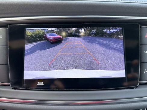 Used 2023 Buick Enclave Essence image 31