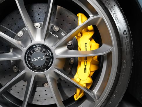 Used 2018 Porsche 911 GT3 RWD image 13