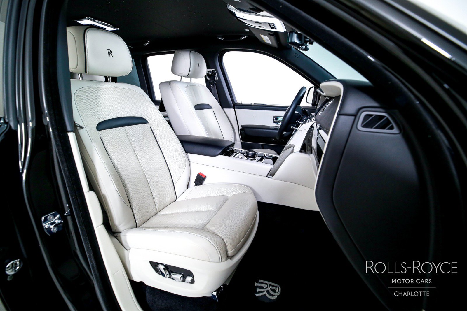 Used 2023 Rolls-Royce Cullinan w/ Cullinan Package AWD/4WD image 35