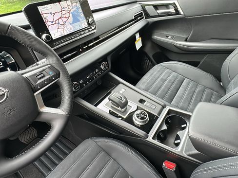 New 2026 Nissan Rogue SL AWD/4WD image 10