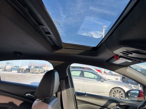 Used 2017 Chevrolet Cruze Premier image 14