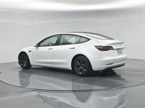 Used 2022 Tesla Model 3 Long Range AWD/4WD image 5
