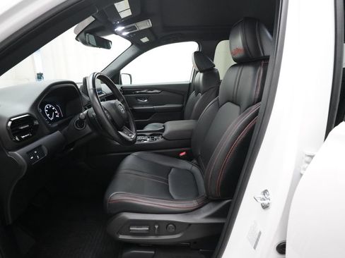 Certified 2025 Honda Pilot TrailSport image 7