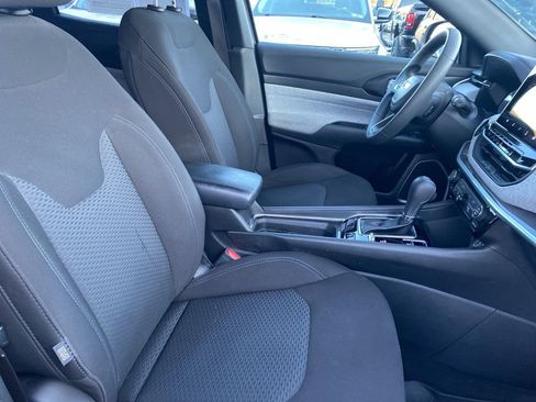 Certified 2023 Jeep Compass Sport image 9