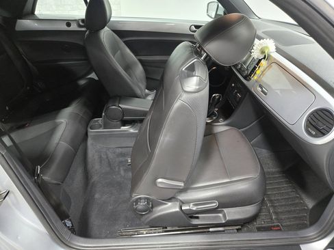 Used 2013 Volkswagen Beetle 2.5 image 40