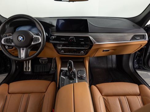Used 2019 BMW M550i xDrive AWD/4WD image 38