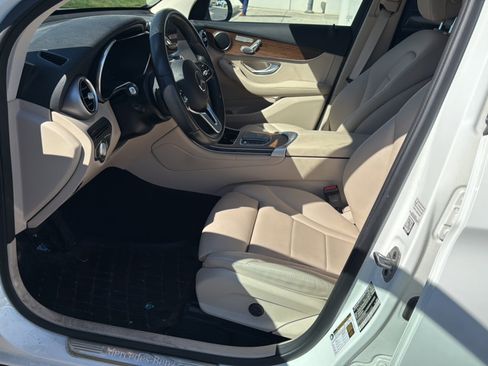 Used 2022 Mercedes-Benz GLC 300 4MATIC image 14