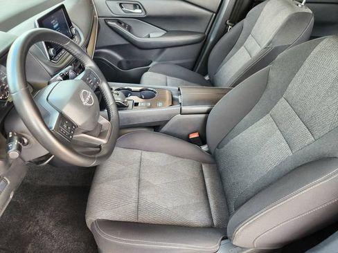 Used 2025 Nissan Rogue SV FWD image 13
