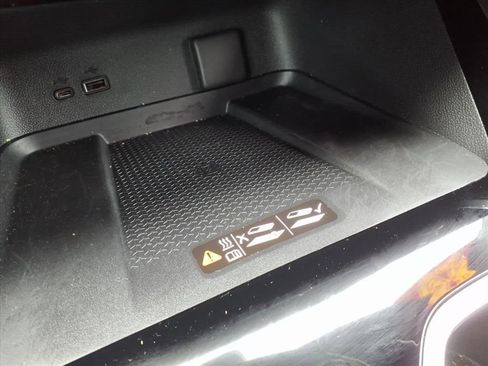 Used 2025 Chevrolet Traverse LT w/ Driver Confidence Package image 25