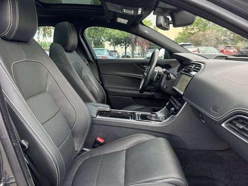 Used 2018 Jaguar XE S RWD image 15