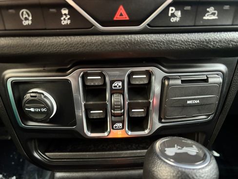 Used 2024 Jeep Wrangler Unlimited Sport AWD/4WD image 28