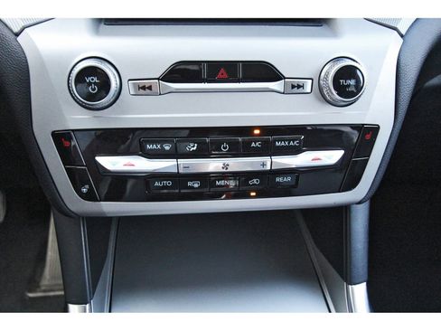 Used 2023 Ford Explorer XLT w/ Equipment Group 202A RWD image 27