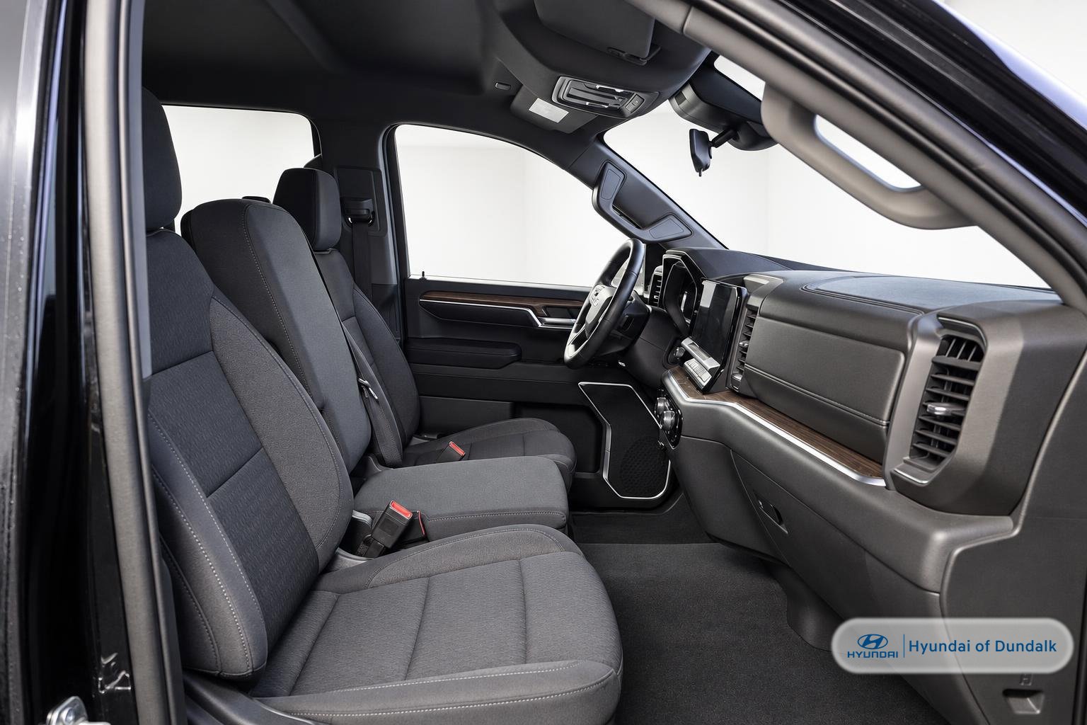 Used 2023 Chevrolet Silverado 1500 LT AWD/4WD image 7