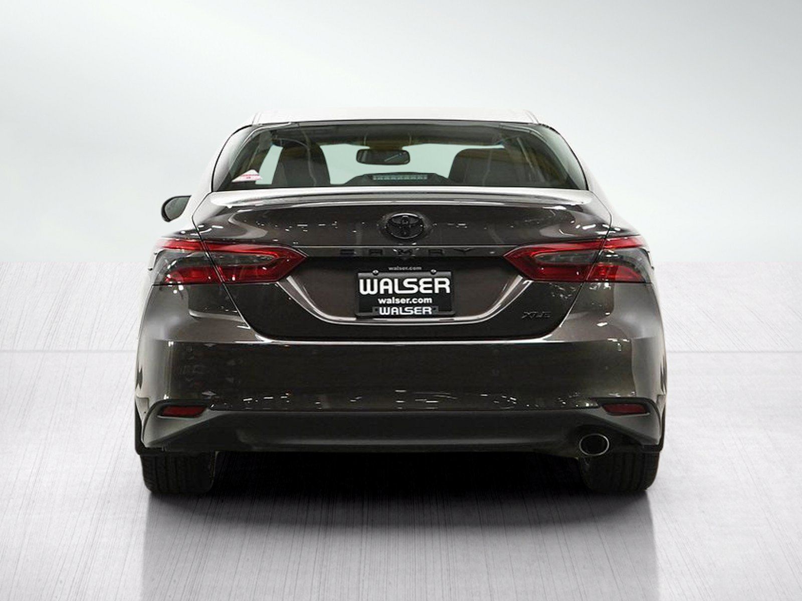 Used 2018 Toyota Camry XLE FWD image 4