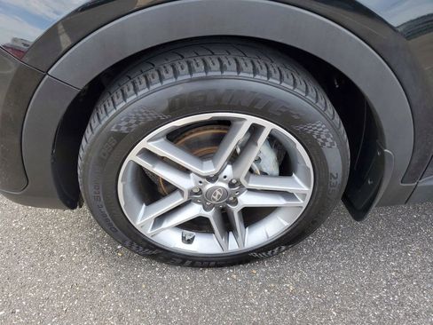 Used 2017 Hyundai Santa Fe SE Ultimate Sport Utility 4D image 4