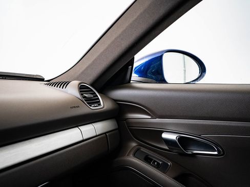 Used 2022 Porsche 718 Cayman S image 35