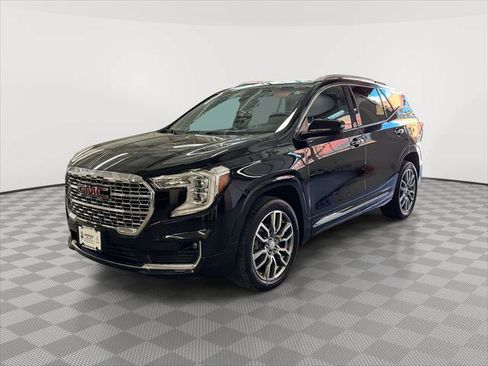 Used 2022 GMC Terrain Denali w/ LPO, 'HIT The Road' Package AWD/4WD image 6