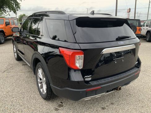 Used 2021 Ford Explorer XLT w/ Equipment Group 202A AWD/4WD image 9