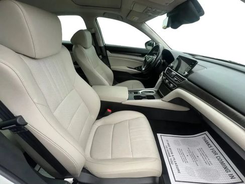 Used 2021 Honda Accord Touring image 15
