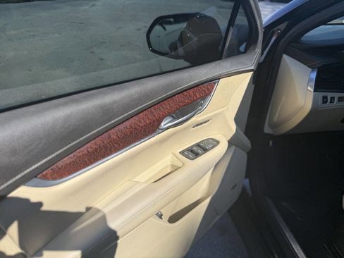 Used 2017 Cadillac XT5 Luxury w/ Driver Awareness Package image 15