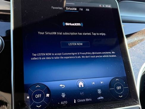 Used 2025 Mercedes-Benz GLC 300 image 9